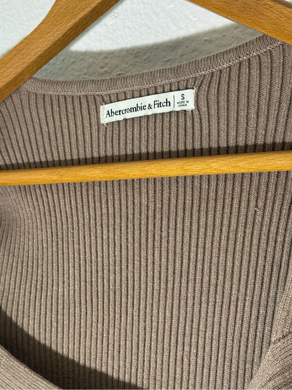 Abercrombie & Fitch Taupe Ribbed Long-Sleeve Bodysuit - Picture 2 of 2